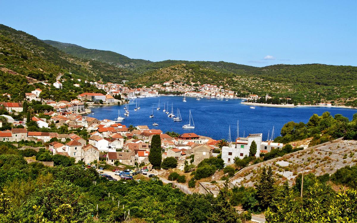 Video: A Ride Along The Dalmatian Coast | Butterfield & Robinson